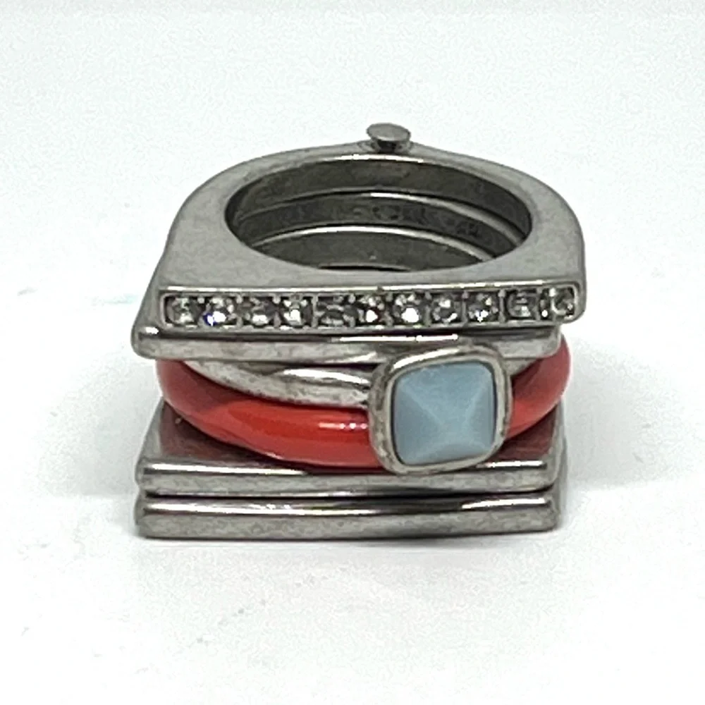 Six Band Connected Ring